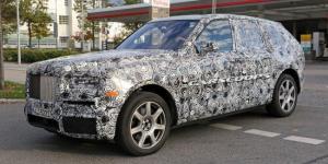 Rolls-Royce Cullinan 2018: первые фото салона кроссовера Роллс-Ройс