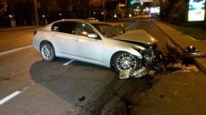 ДТП в Алматы: пьяный ездок столкнул с дороги BMW
