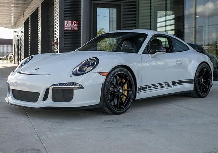 Porsche 911 R с минимальным пробегом оценили вдвое дороже нового