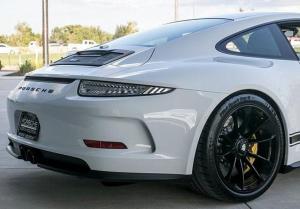 Porsche 911 R с минимальным пробегом оценили вдвое дороже нового