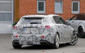 Новый хот-хэтч Mercedes-AMG A45 замечен на дорожных тестах