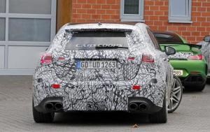 Новый хот-хэтч Mercedes-AMG A45 замечен на дорожных тестах