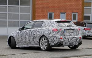 Новый хот-хэтч Mercedes-AMG A45 замечен на дорожных тестах