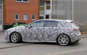 Новый хот-хэтч Mercedes-AMG A45 замечен на дорожных тестах