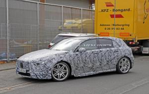 Новый хот-хэтч Mercedes-AMG A45 замечен на дорожных тестах