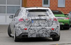Новый хот-хэтч Mercedes-AMG A45 замечен на дорожных тестах
