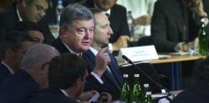 Порошенко: Восстановление дорог будет символом Украины