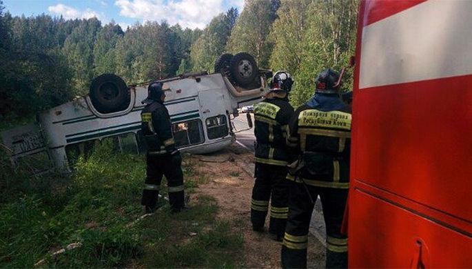 В Коми при столкновении грузовика и школьного автобуса погибли три человека
