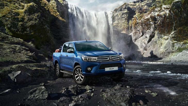 Пикап Toyota Hilux стал дороже в России