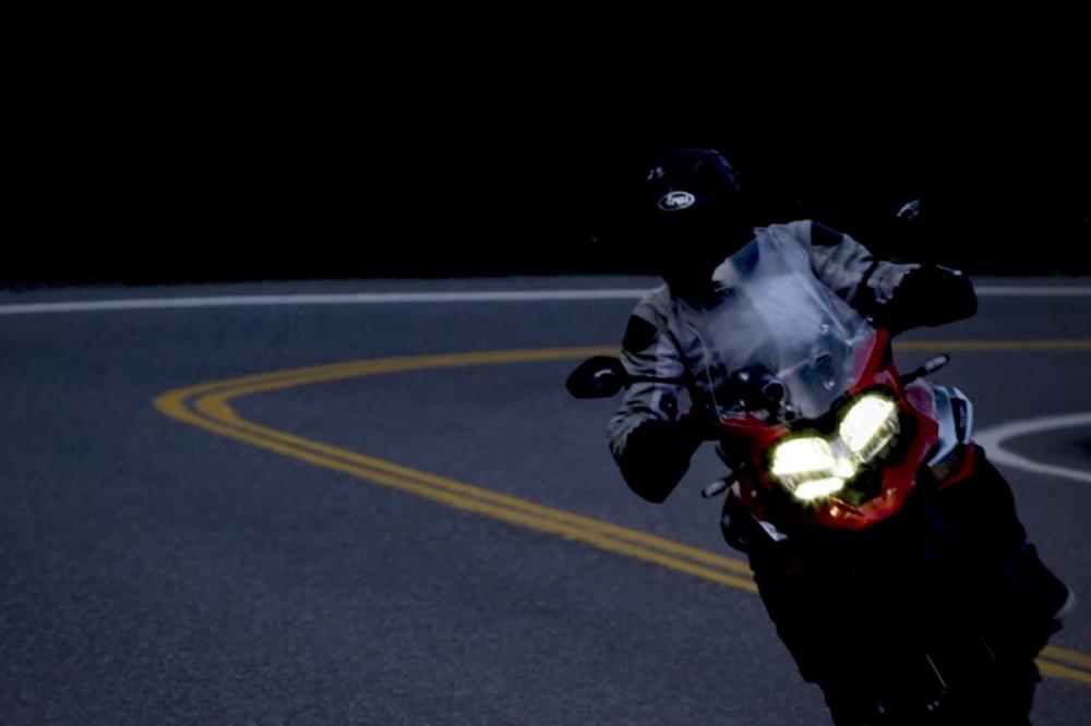Triumph выложил в сеть тизер нового Tiger