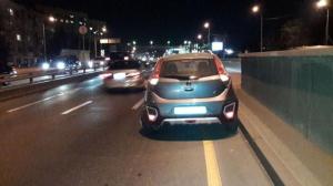 Mercedes водителя-лихача опрокинулся на крышу в туннеле по Саина