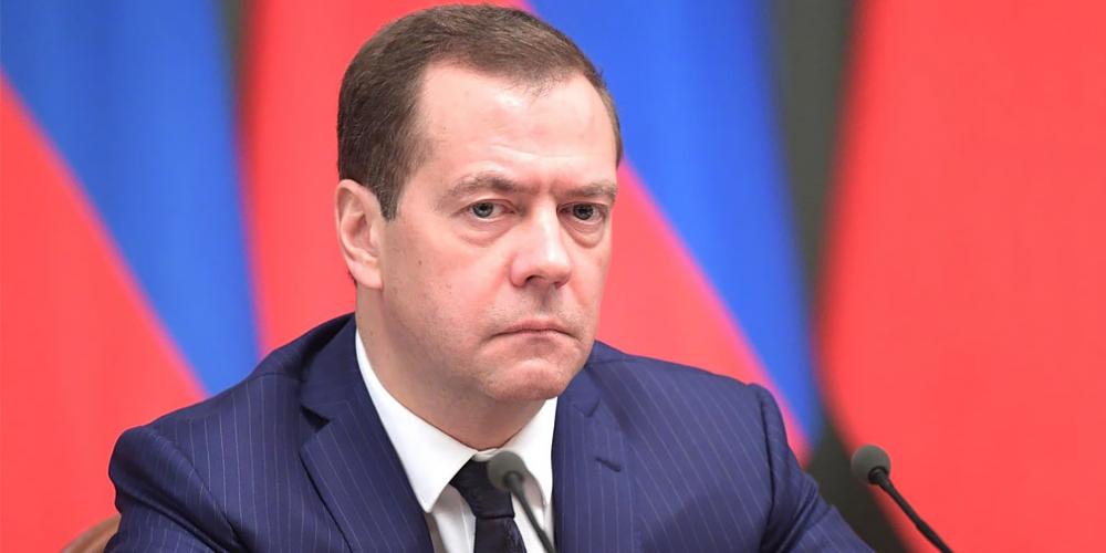 Медведев внес «существенные» изменения в ПДД

