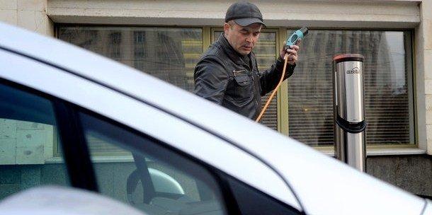 На дорогах Украины могут появиться зарядки для электромобилей