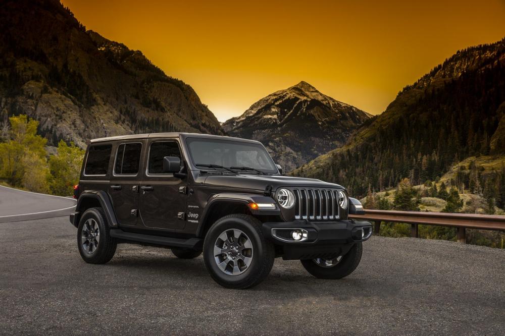 Абсолютно новый Jeep Wrangler: три фото