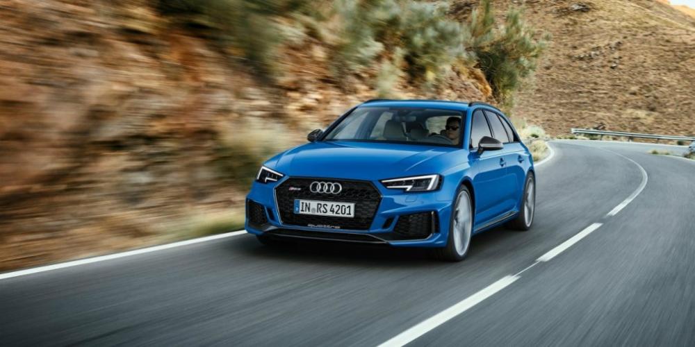 Audi назвала сроки появления спортивного универсала RS4 Avant в России
