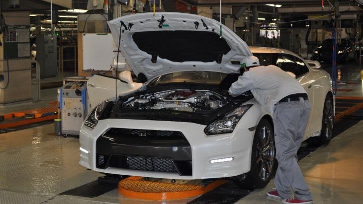 Nissan возобновляет производство автомобилей в Японии