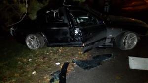 Водитель BMW врезался в столб в Алматы