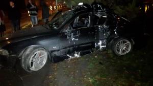 Водитель BMW врезался в столб в Алматы