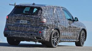 Новый BMW X5 вновь «спалился» на тестах