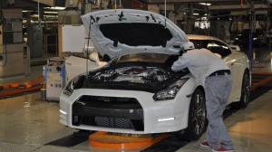 Nissan возобновляет производство автомобилей в Японии