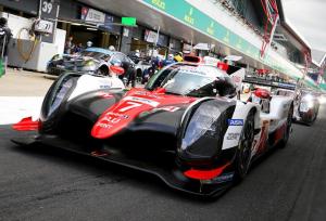 Фернандо Алонсо прошел подгонку сиденья в прототипе Toyota LMP1