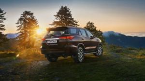 В России стартовали продажи внедорожника Toyota Fortuner