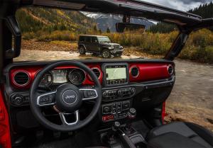 Новый Jeep Wrangler: первые фотографии интерьера
