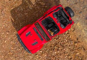Новый Jeep Wrangler: первые фотографии интерьера