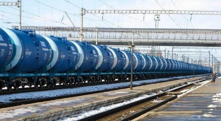 Сколько дизтоплива привезут в Казахстан из России
