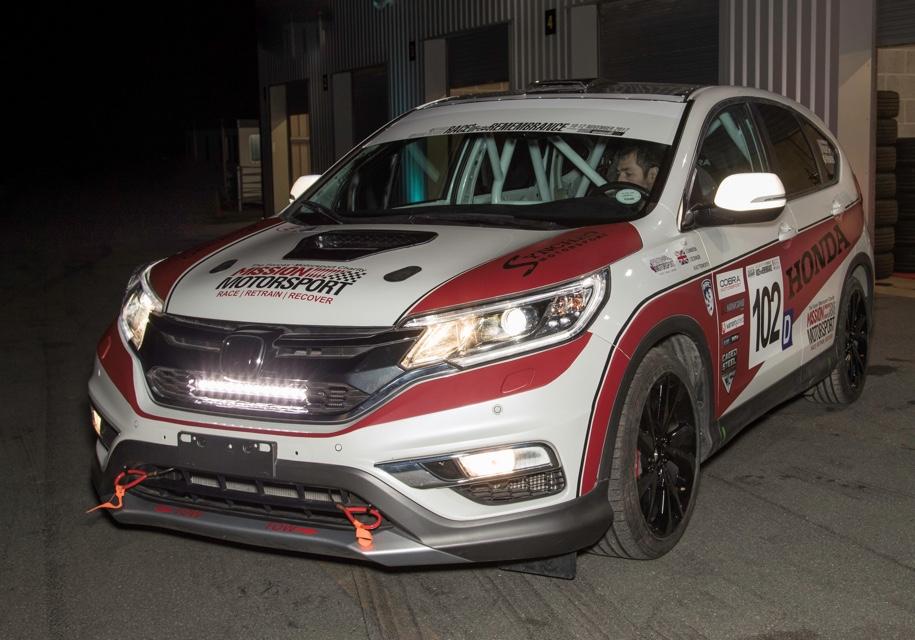 Кроссовер Honda CR-V приспособили для гонщиков-инвалидов