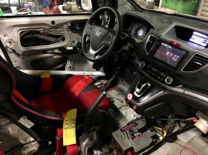 Кроссовер Honda CR-V приспособили для гонщиков-инвалидов