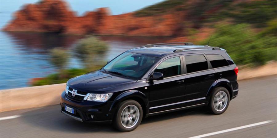В России отправят в ремонт минивэны Fiat и Dodge