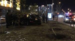 Водитель Infiniti протаранил авто и сбил трех пешеходов в Астане