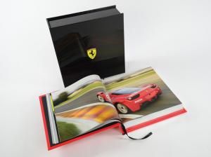 Книгу о Ferrari продадут по цене Porsche 911 GT3