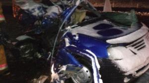 На М1 Dacia врезалась во встречную фуру: водитель легковушки вылетел из салона и погиб