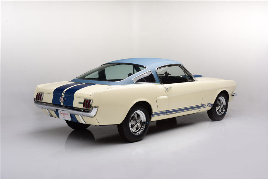 Прототип первого «заряженного» Ford Mustang пустят с молотка