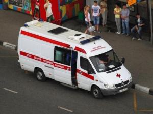 В центре Москвы броневик инкассаторов наехал на открытый люк и перевернулся, есть раненые