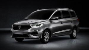 В Китае представлен новый компактвэн Baojun 360