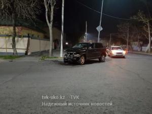 Внедорожник протаранил машину скорой помощи в Шымкенте