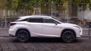 Компания Lexus представила кроссовер RX Sport