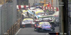 Массовый завал из 16 машин на гонке FIA GT в Макао