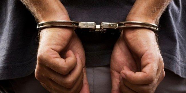 Полицейский дал другу покататься на угнанном автомобиле