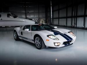 Одиннадцатилетний суперкар Ford GT без пробега уйдет с молотка