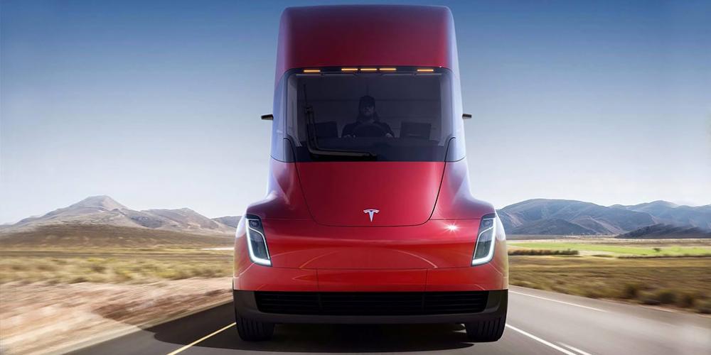 Tesla назвала цены на беспилотный грузовик