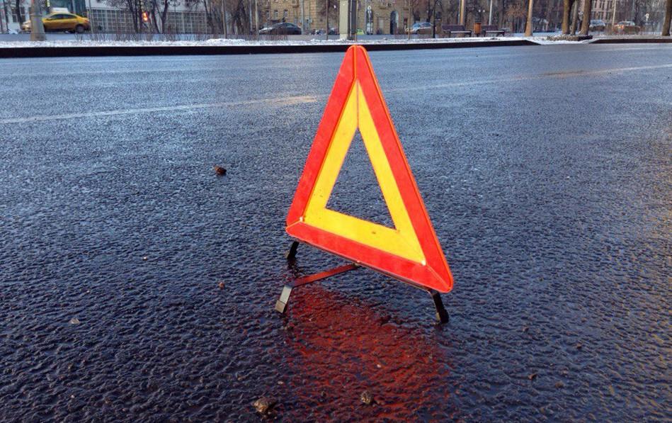 Источник: в Москве после ДТП с четырьмя автомобилями начался пожар