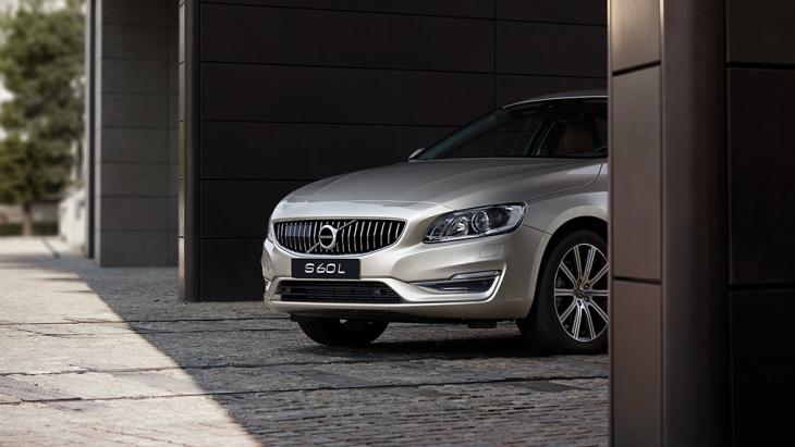 В Китае представлен обновлённый седан Volvo S60 L