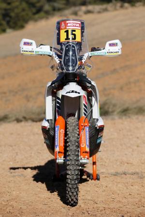 Лайа Санс и её гоночный мотоцикл KTM 450 Rally
