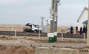 Поезд снес "Газель" с людьми в пригороде Жанаозена. Погибли 6 человек, 27 пострадали