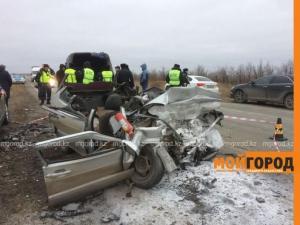 Лобовое столкновение двух авто в ЗКО: 4 человека погибли на месте