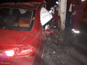В Орше Mitsubishi влетела в столб: пострадали два человека